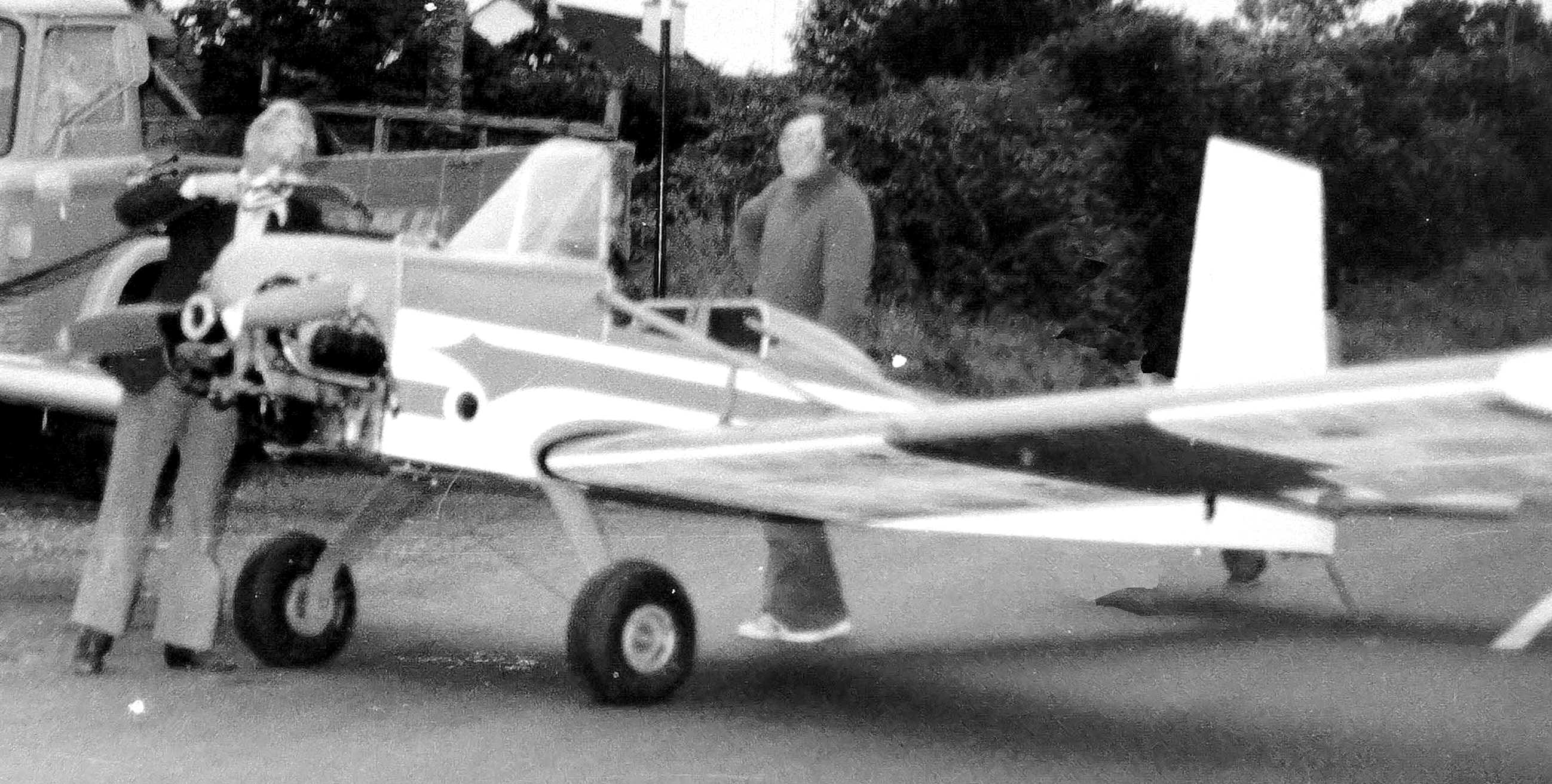 wpe40FC.jpg (411088 bytes)
